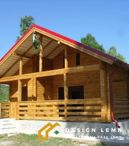 Casa din lemn de brad C 228 Campina semi rotund